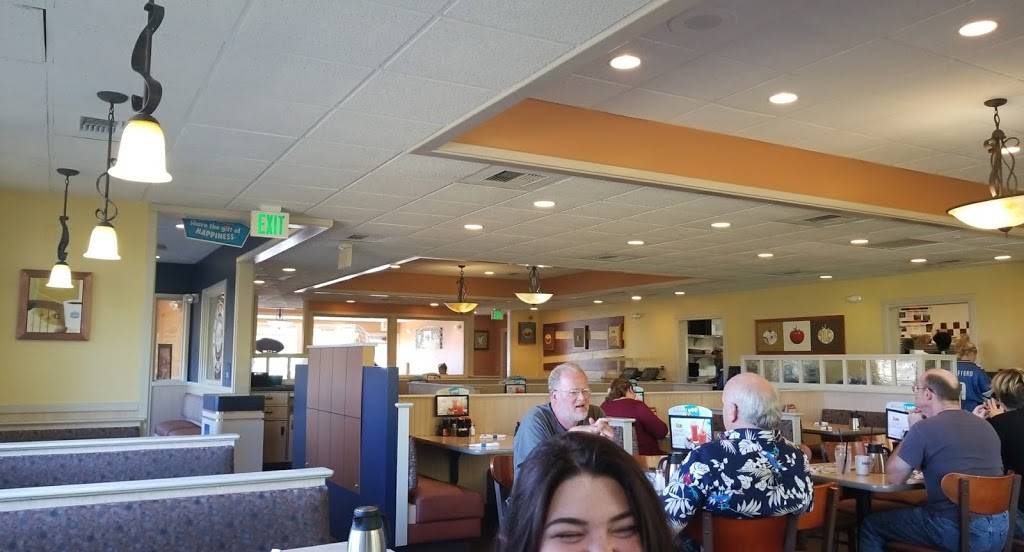 IHOP | restaurant | 2071 E Beltline Ave NE, Grand Rapids, MI 49525, USA | 6163641210 OR +1 616-364-1210