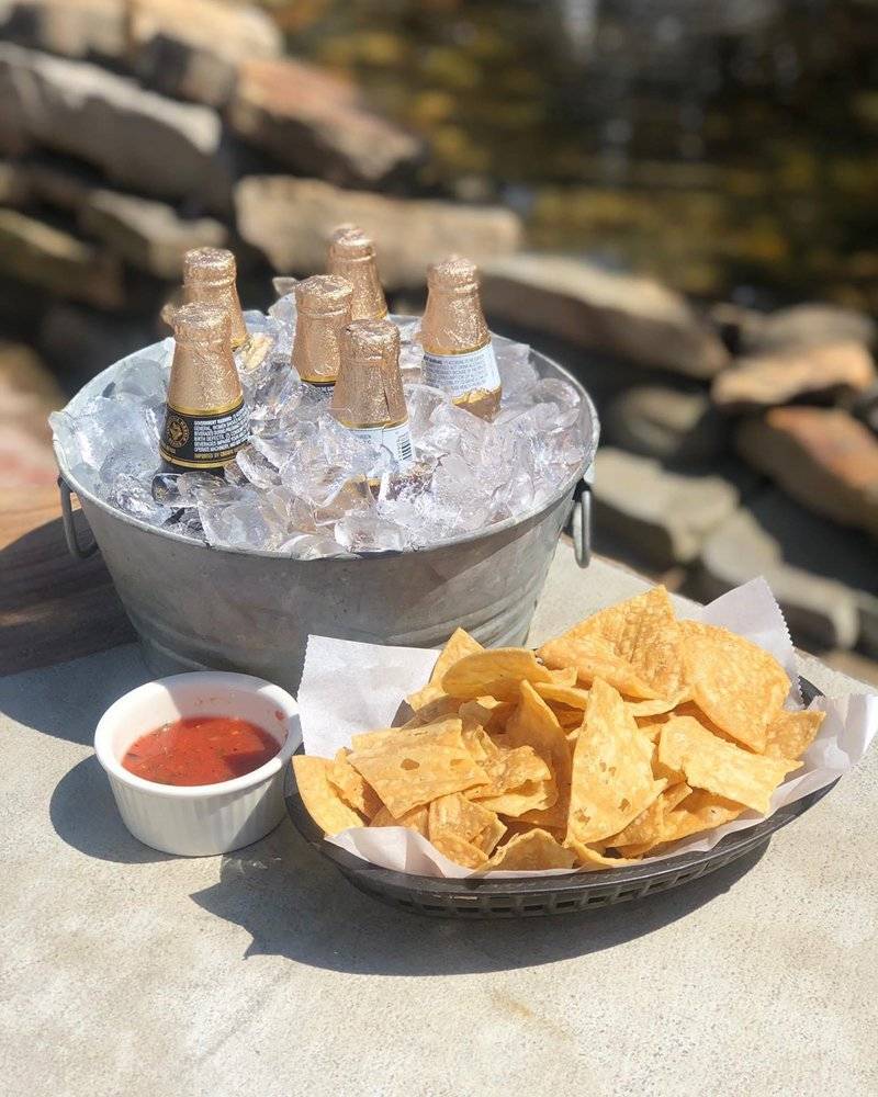 eros patio | restaurant | 2225 W Lincoln Hwy, Merrillville, IN 46410, USA | 2194728627 OR +1 219-472-8627