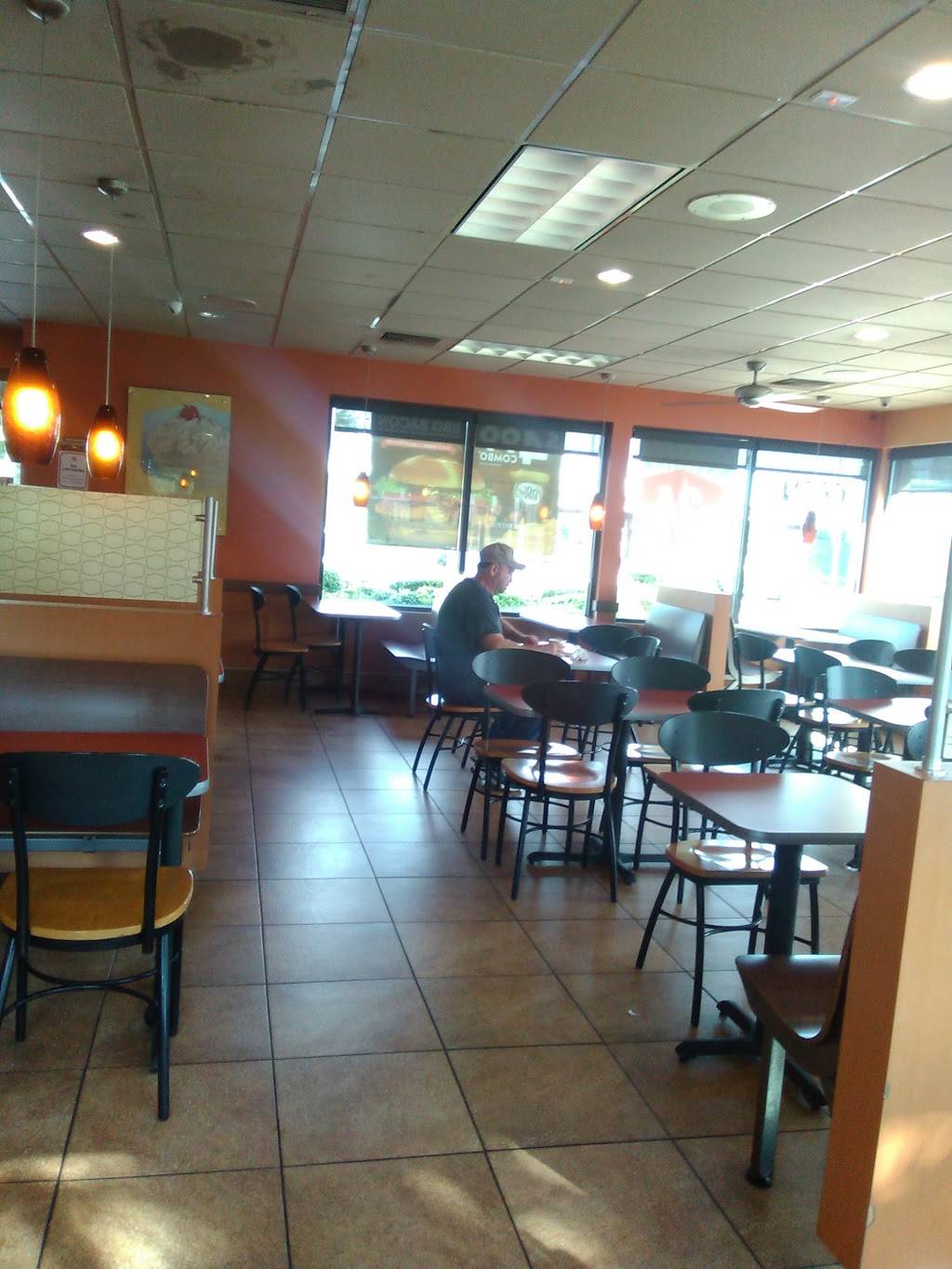 Jack in the Box | restaurant | 2204 W, TX-12 Loop, Dallas, TX 75220, USA | 2143513104 OR +1 214-351-3104