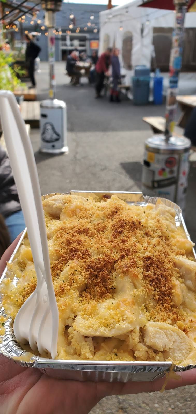 Herbs Mac and Cheese | restaurant | 4255 SE Belmont St, Portland, OR 97215, USA | 5036229090 OR +1 503-622-9090