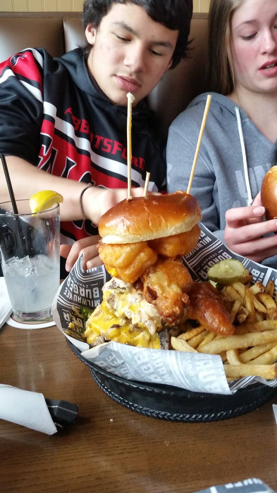 Milwaukee Burger Company | restaurant | 2200 Stewart Ave, Wausau, WI 54401, USA | 7152989371 OR +1 715-298-9371