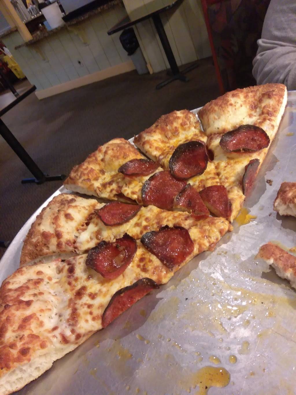 Round Table Pizza | meal delivery | 2690 41st Ave, Soquel, CA 95073, USA | 8314758811 OR +1 831-475-8811