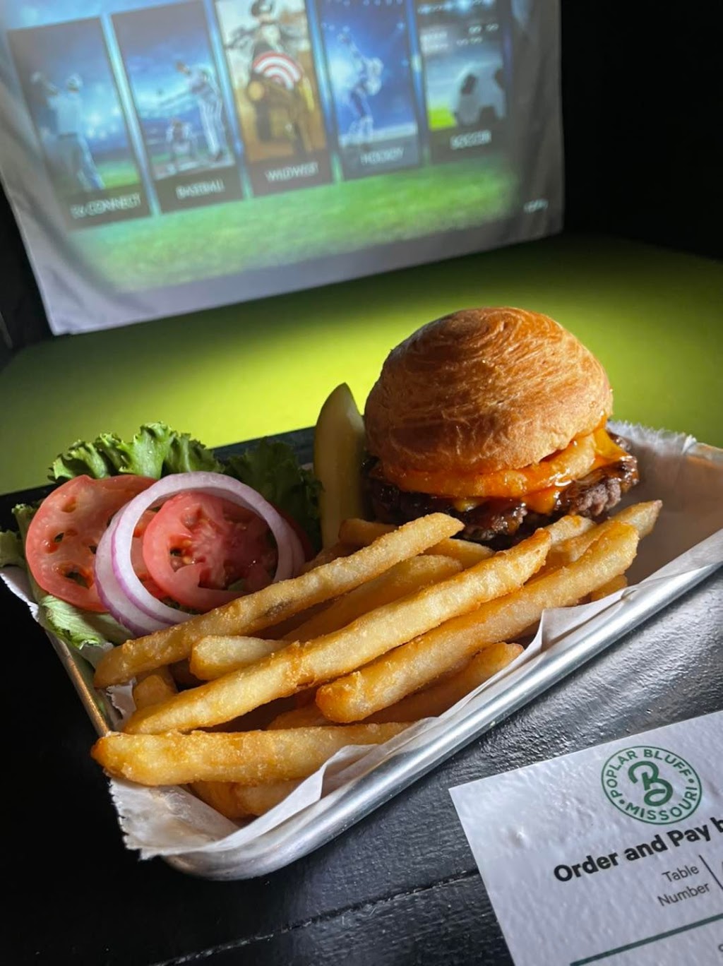 Bushwoods | restaurant | 950 S Westwood Blvd, Poplar Bluff, MO 63901, USA | 5737725332 OR +1 573-772-5332