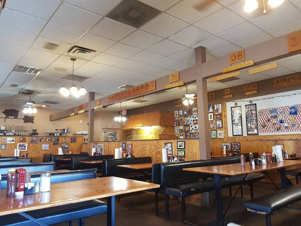 Fat Boys Bar-B-Q | restaurant | 1606 W Vine St, Kissimmee, FL 34741, USA | 4078477098 OR +1 407-847-7098