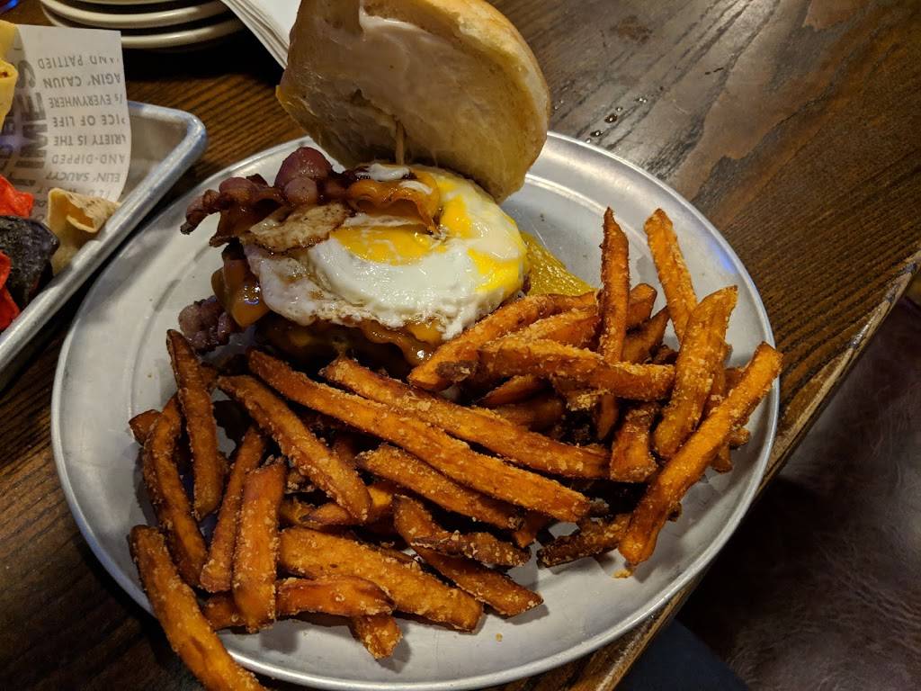 Wild Wing Cafe | cafe | 311 Jesse Jewell Pkwy, Gainesville, GA 30501, USA | 7705369177 OR +1 770-536-9177