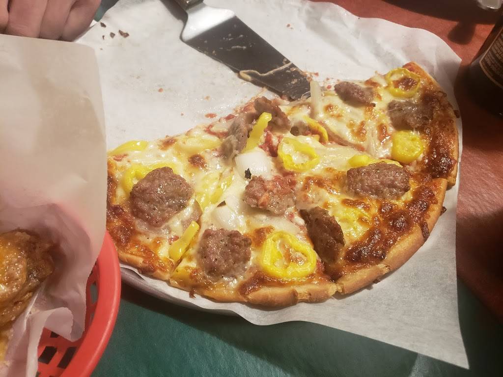 Calas Pizzeria | restaurant | 31800 Vine St, Willowick, OH 44095, USA | 4409445544 OR +1 440-944-5544