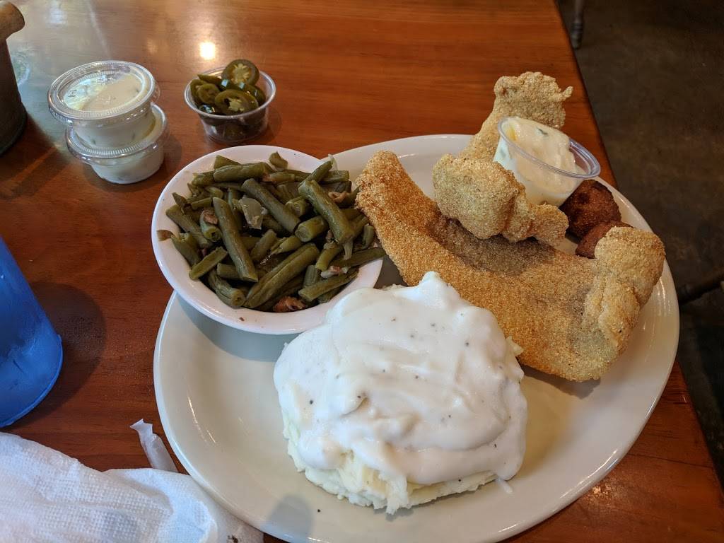 Fall Creek Steak & Catfish House | restaurant | 997 MO-165, Branson, MO 65616, USA | 4173365060 OR +1 417-336-5060