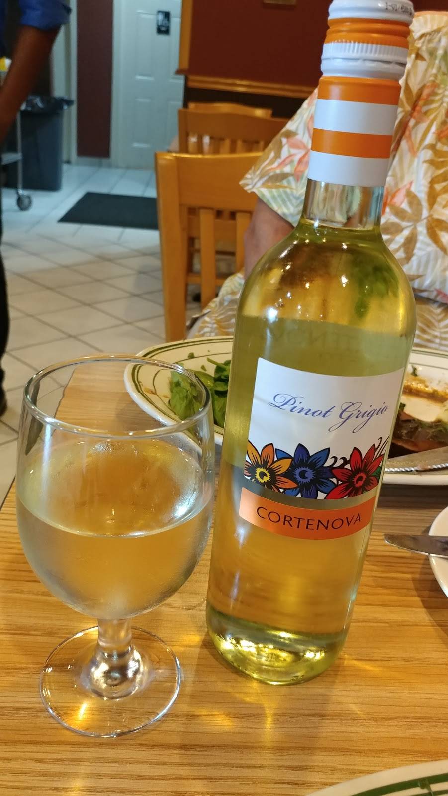 Neighborhood Italian Kitchen | restaurant | 15 Crow St, Berryville, VA 22611, USA | 5402772974 OR +1 540-277-2974