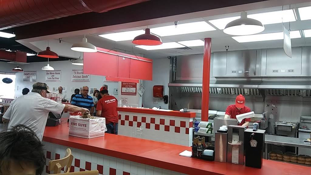 Five Guys | meal takeaway | 7268 W Atlantic Blvd, Margate, FL 33063, USA | 9549754818 OR +1 954-975-4818