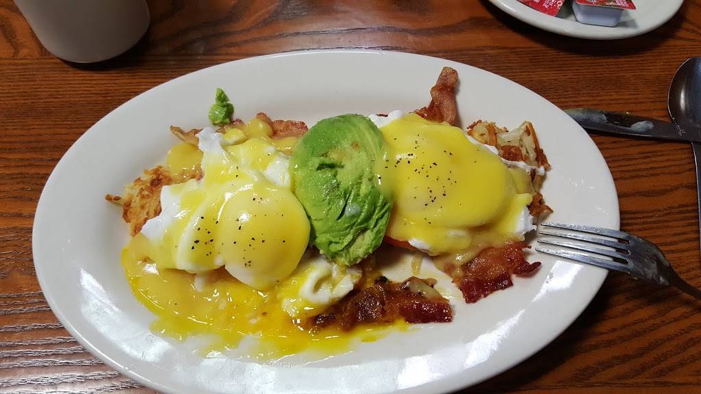 Holidays Restaurant | restaurant | 2080 W Stadium Blvd, Ann Arbor, MI 48103, USA | 7346681292 OR +1 734-668-1292