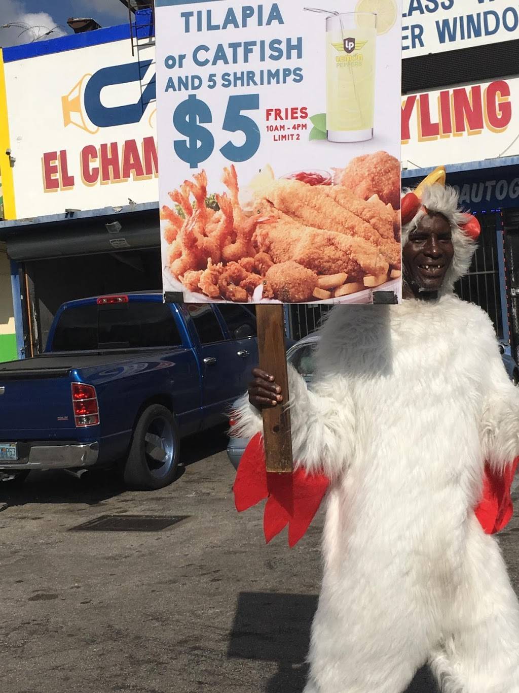 Lemon Peppers | restaurant | 2701 NW 54th St, Miami, FL 33142, USA | 3056343900 OR +1 305-634-3900