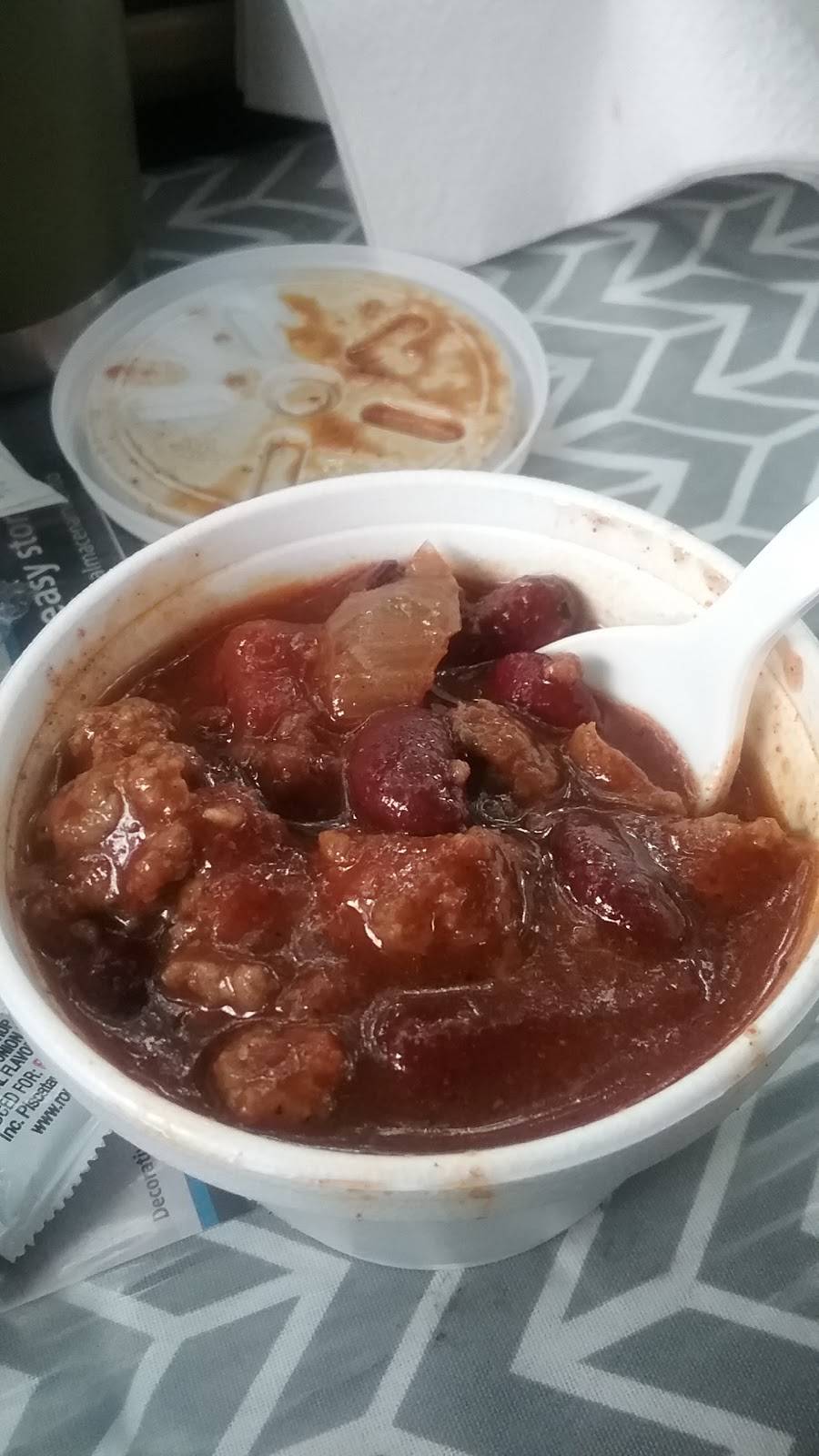 Twin Oaks BBQ | restaurant | 2618 Norwich St, Brunswick, GA 31520, USA | 9122653131 OR +1 912-265-3131