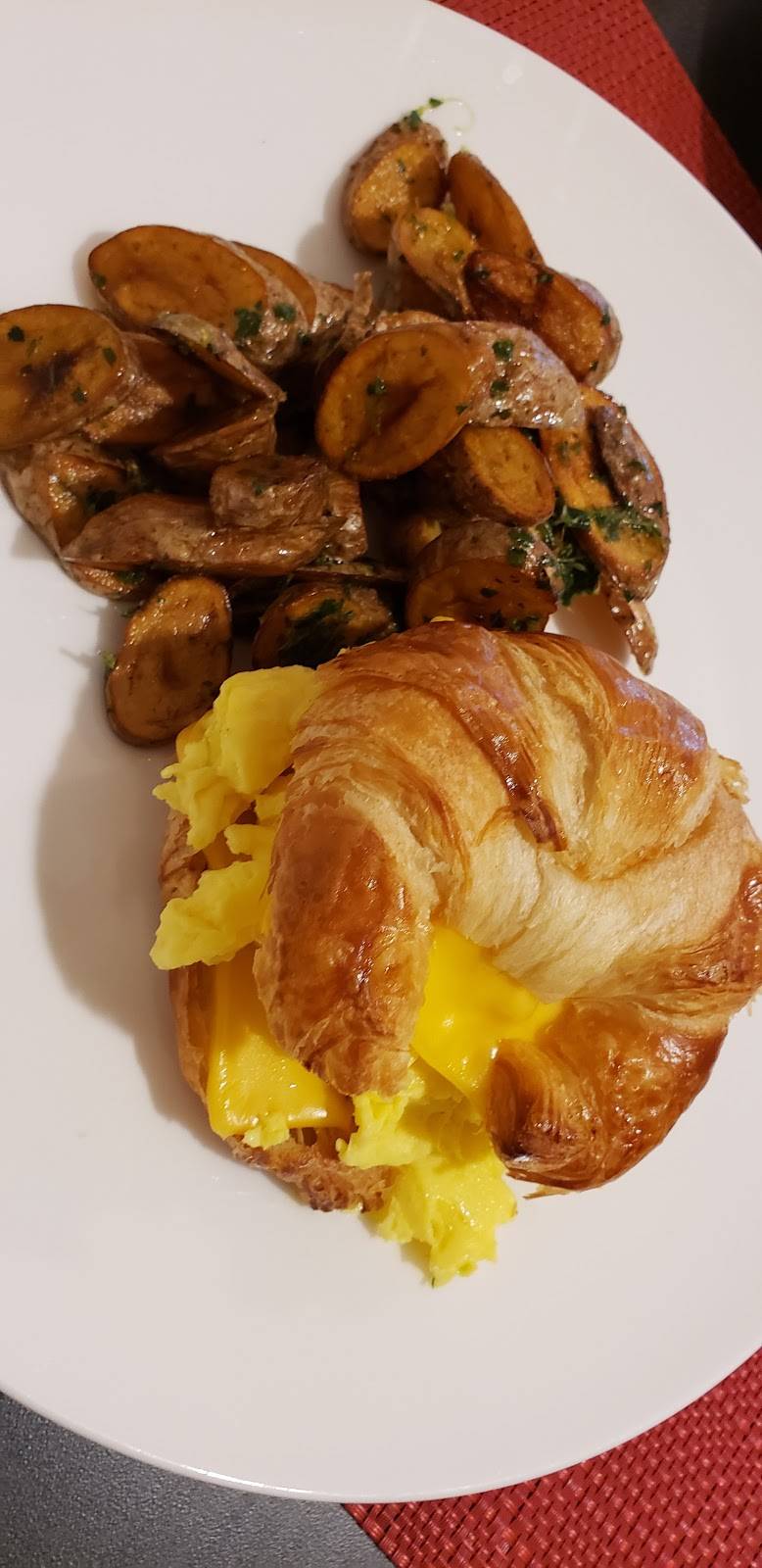 Longitude 87 | restaurant | 2100 Spring Rd, Oak Brook, IL 60523, USA | 6303689900 OR +1 630-368-9900