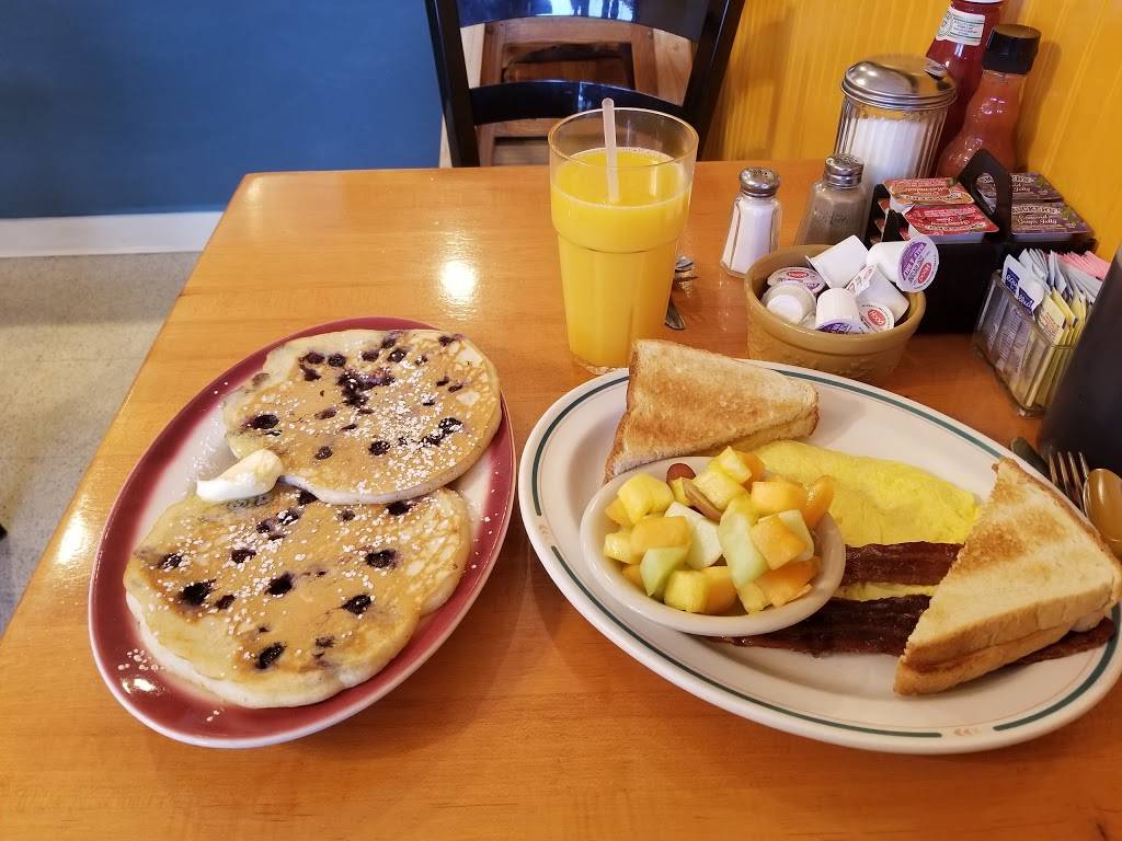 FM Station Cafe | restaurant | 188 Newburyport Turnpike, Newburyport, MA 01950, USA | 9784653333 OR +1 978-465-3333