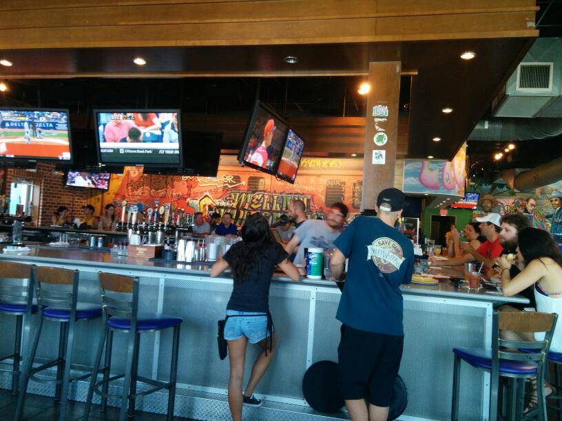 Mellow Mushroom | meal takeaway | 1018-2 3rd St N, Jacksonville Beach, FL 32250, USA | 9042415600 OR +1 904-241-5600