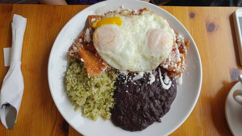 Esencia Urban Kitchen | restaurant | 3351 N Broadway, Chicago, IL 60657, USA | 7734728553 OR +1 773-472-8553