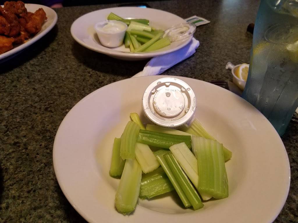 Ds Wings | restaurant | 920 Axtell Dr, Cayce, SC 29033, USA | 8037914486 OR +1 803-791-4486