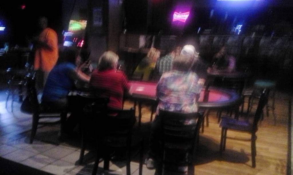 Sluggers Sports Bar & Grill | restaurant | 14 E 10th St, Erie, PA 16501, USA | 8144549464 OR +1 814-454-9464