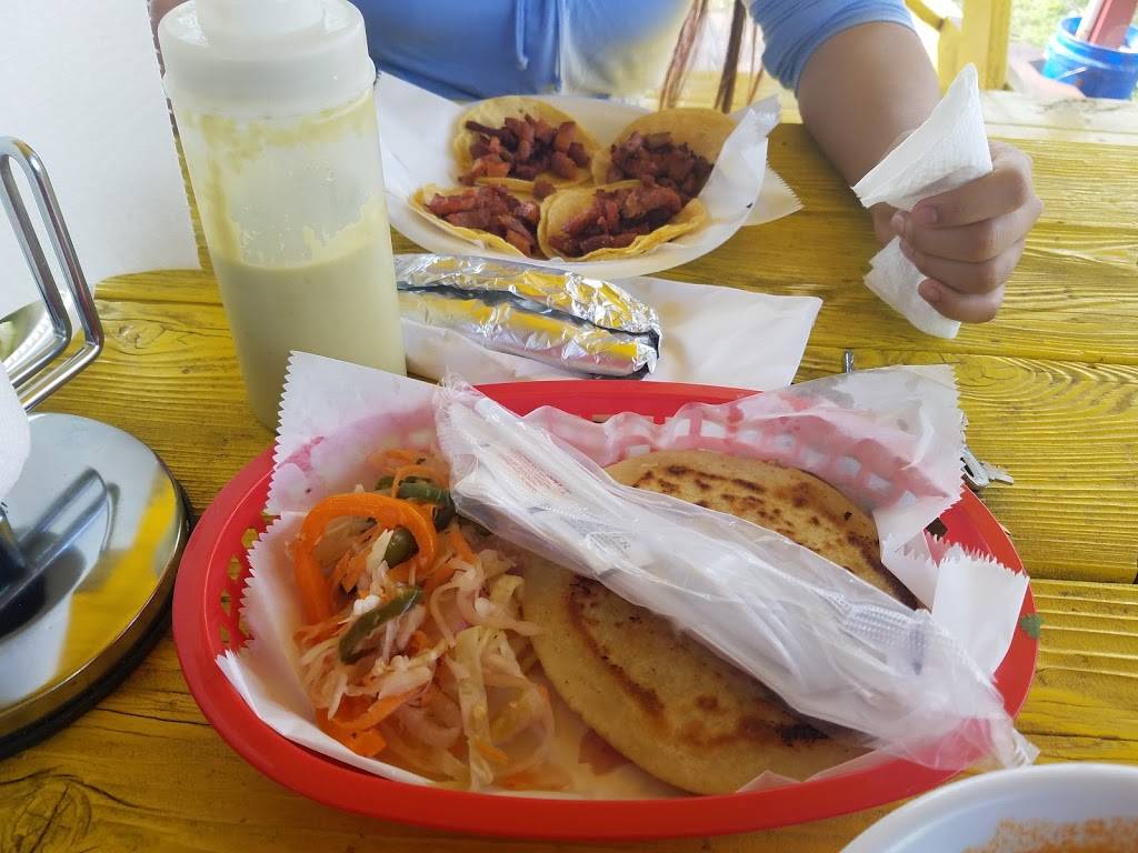 Taquerias Patos | restaurant | 7107, Yellow Jacket Ln, Austin, TX 78741, USA | 5128281100 OR +1 512-828-1100