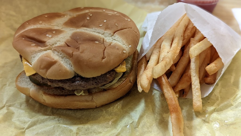 Chow Hound | restaurant | 30 E Main St, Green River, UT 84525, USA | 4355643563 OR +1 435-564-3563