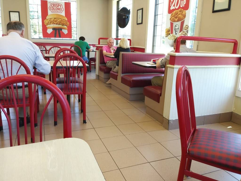 KFC | restaurant | 4901 Lee Hwy, Arlington, VA 22207, USA | 7035286878 OR +1 703-528-6878