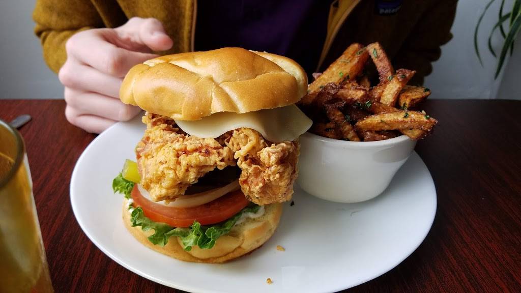 Dees Cafe | restaurant | 1550 Ralph David Abernathy Blvd, Atlanta, GA 30310, USA | 4703057615 OR +1 470-305-7615