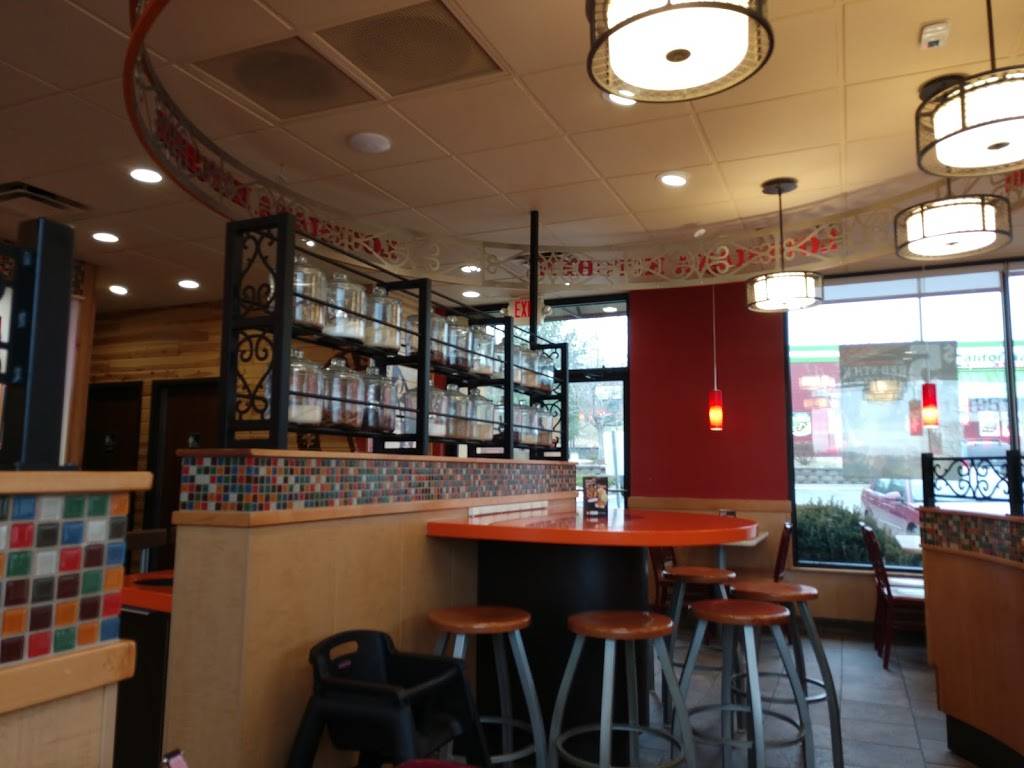 Popeyes Louisiana Kitchen | restaurant | 19510 E US Hwy 40, Independence, MO 64055, USA | 8167951510 OR +1 816-795-1510