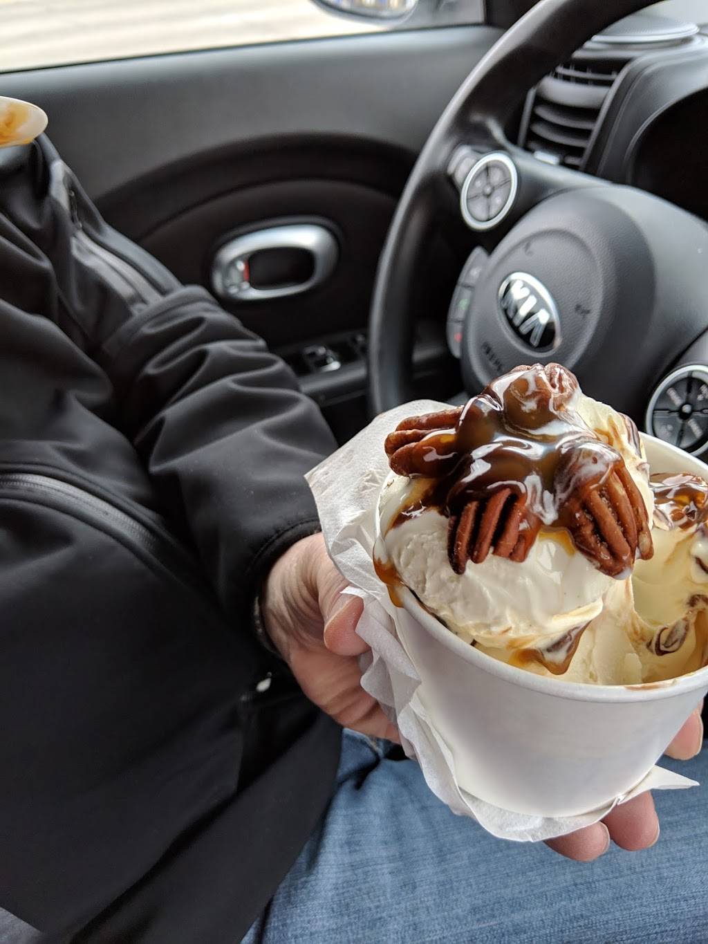 Whits Frozen Custard Of Ashland | restaurant | 1220 Claremont Ave, Ashland, OH 44805, USA | 4199030087 OR +1 419-903-0087