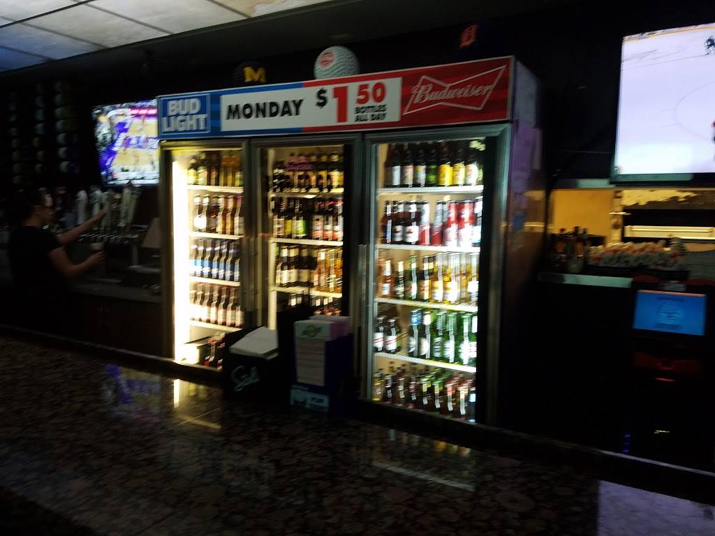 US 12 Bar And Grill | restaurant | 34824 W Michigan Ave, Wayne, MI 48184, USA | 7347223170 OR +1 734-722-3170