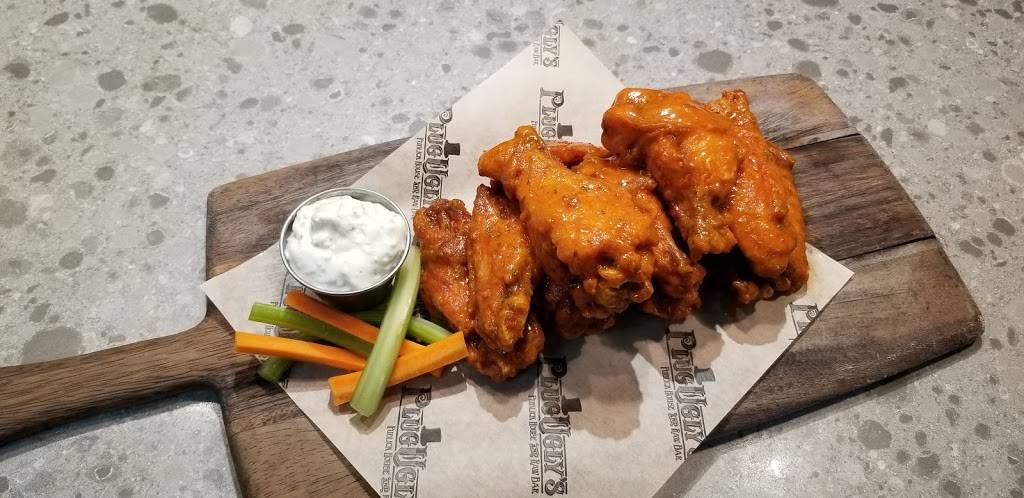 Plug Uglys Publick House | restaurant | 2908 ODonnell St, Baltimore, MD 21224, USA | 4105638459 OR +1 410-563-8459