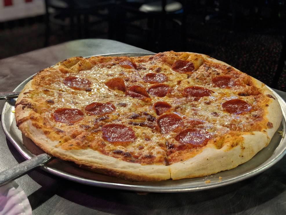 Family Pizza & Pub | meal takeaway | 200 E Pleasant Valley Blvd, Altoona, PA 16602, USA | 8149465363 OR +1 814-946-5363