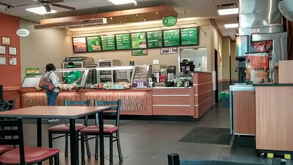Subway | restaurant | 494 N Veterans Pkwy N, Moultrie, GA 31768, USA | 2299857827 OR +1 229-985-7827