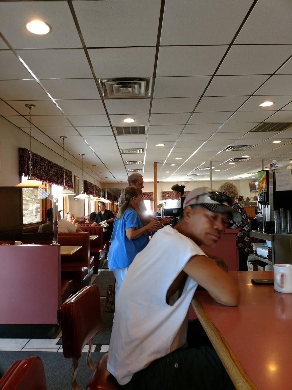 Sunset Family Restaurant | restaurant | 6560 Perkiomen Ave, Birdsboro, PA 19508, USA | 6105821574 OR +1 610-582-1574