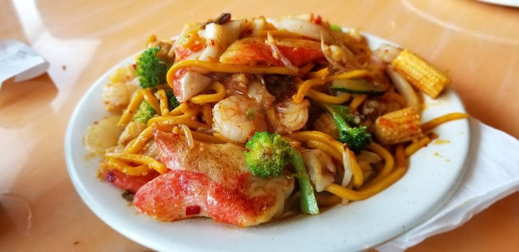 Two Volcano Seafood Boil Buffet | restaurant | 4817 W 77th St, Burbank, IL 60459, USA | 7086361680 OR +1 708-636-1680