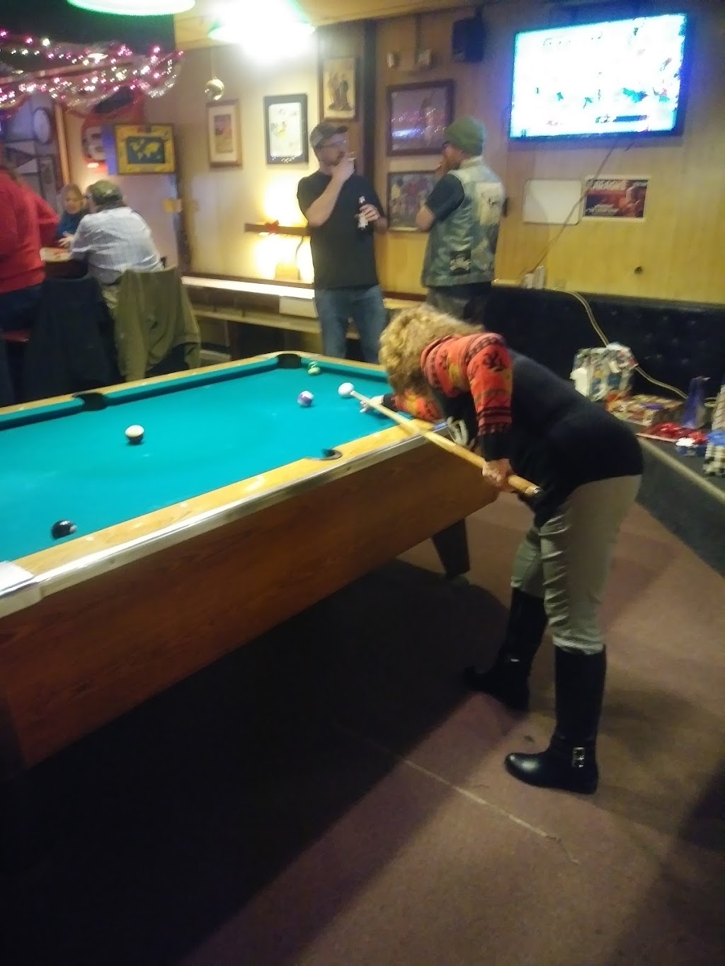 The Locker Room Bar | restaurant | 5035 Forest Hill Ave, Richmond, VA 23225, USA | 8042325999 OR +1 804-232-5999