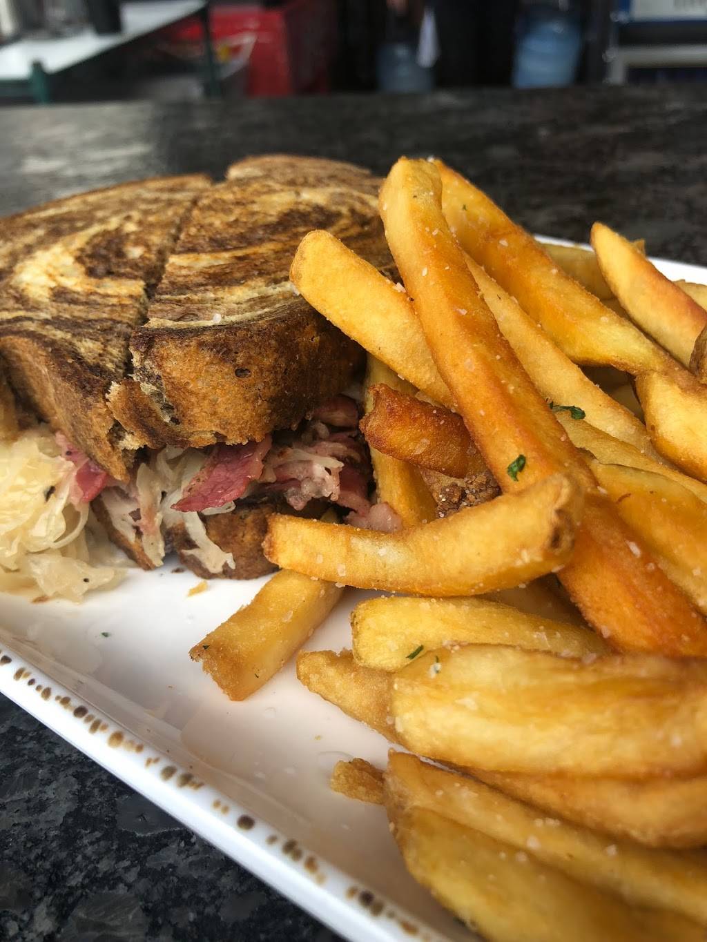 Tap Room at the Hollander Hotel | restaurant | 421 4th Ave N, St. Petersburg, FL 33701, USA | 7278737900 OR +1 727-873-7900