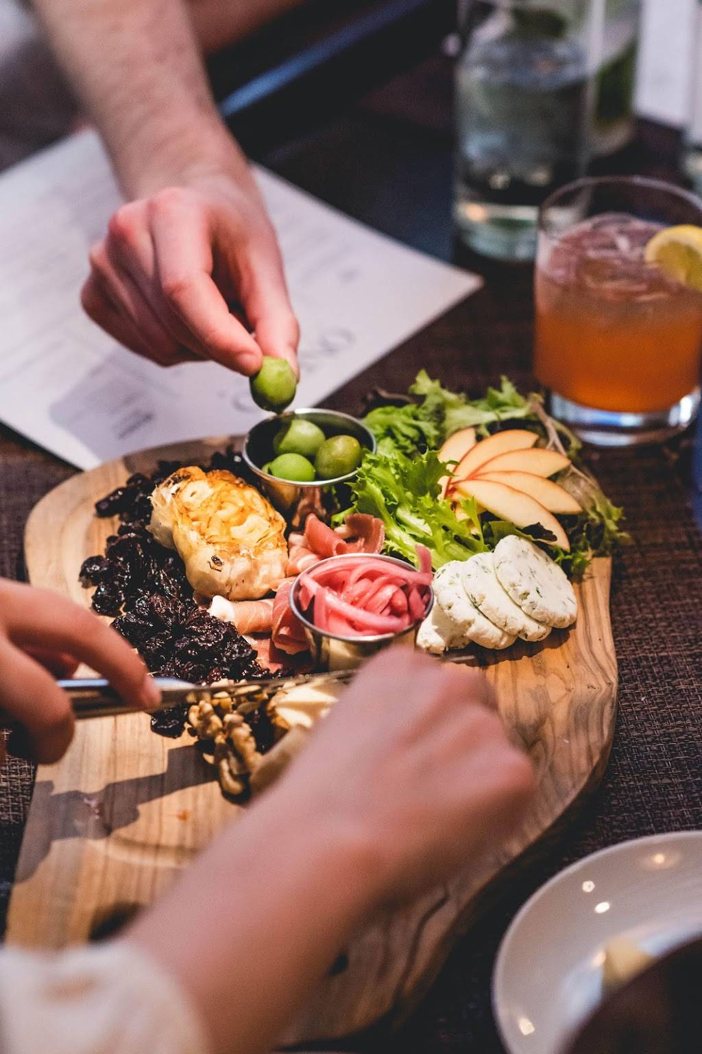 Onesto | restaurant | 221 N Broadway, Milwaukee, WI 53202, USA | 4143081600 OR +1 414-308-1600