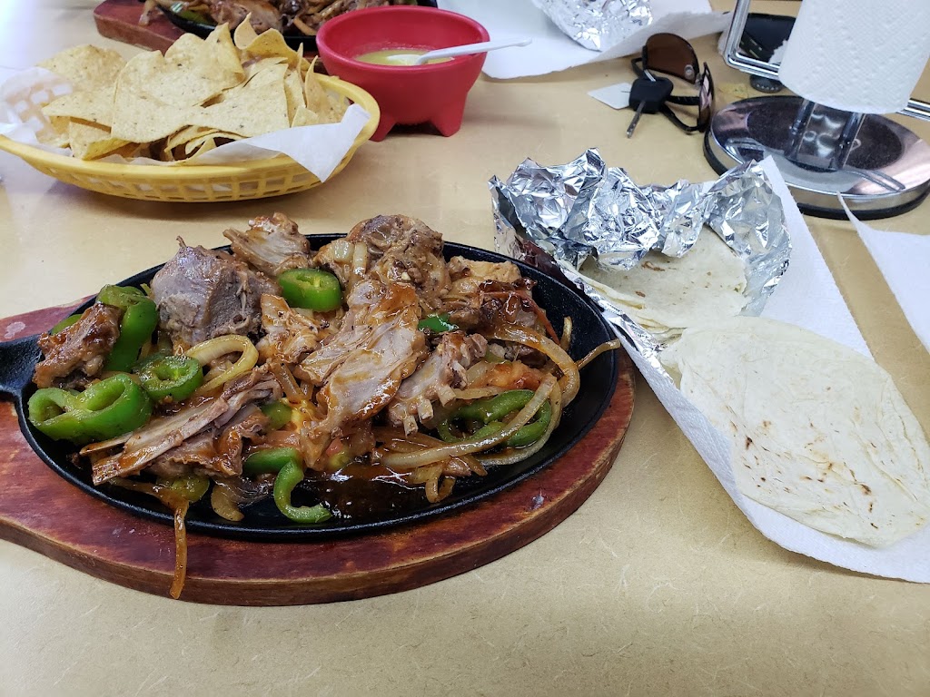 CLAMATOS & MOREE MEXICAN RESTAURANT | restaurant | 221 N Moss Ave, Odessa, TX 79763, USA | 4323856020 OR +1 432-385-6020