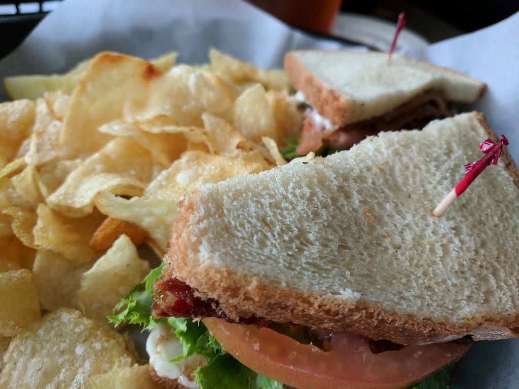 Michaels of Stockbridge | restaurant | 5 Elm St, Stockbridge, MA 01262, USA | 4132983530 OR +1 413-298-3530