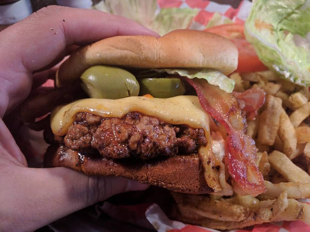 Grand Rapids Garage Bar & Grill | restaurant | 819 Ottawa Ave NW, Grand Rapids, MI 49503, USA | 6164540321 OR +1 616-454-0321