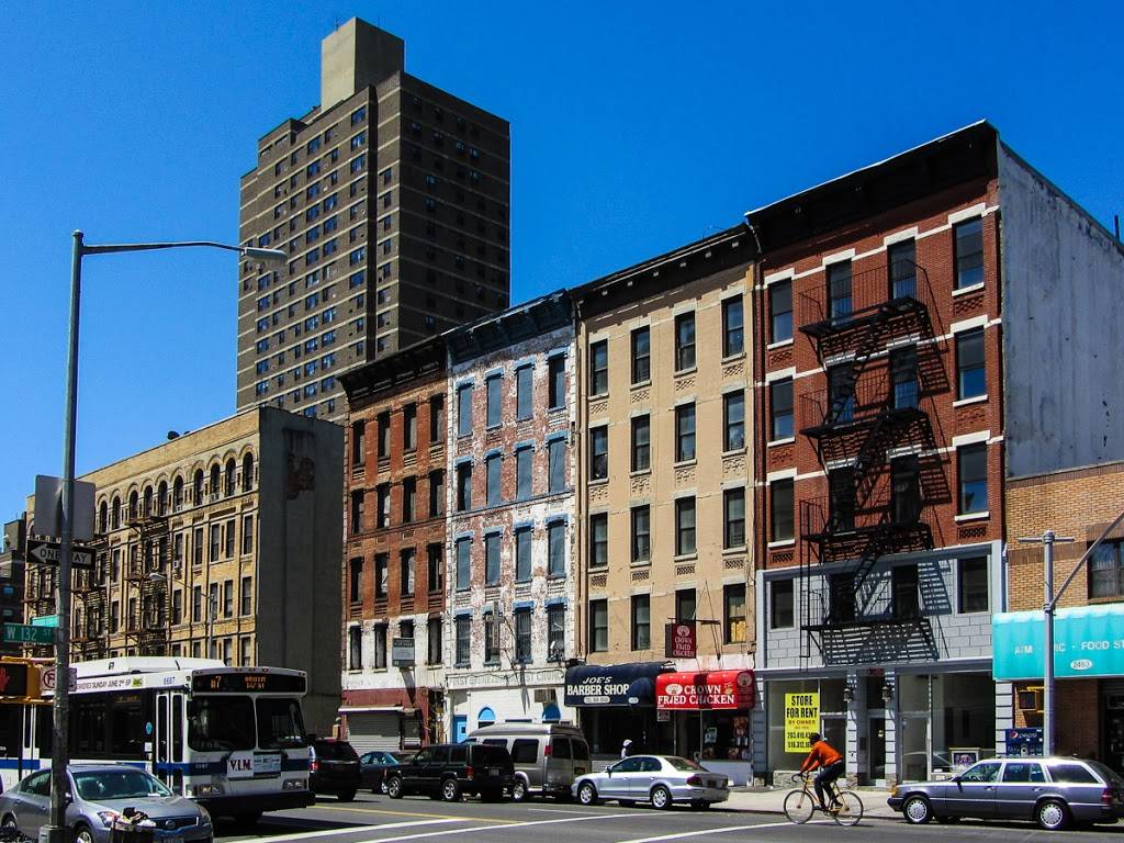 Crown Fried Chicken | meal takeaway | 2459 Frederick Douglass Blvd, New York, NY 10027, USA | 2124912724 OR +1 212-491-2724