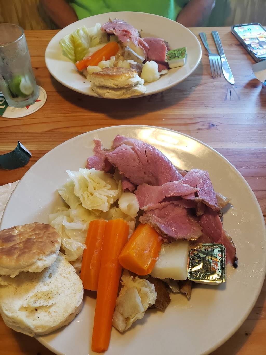 Lures Bar & Grill | restaurant | 3330 NE Indian River Dr, Jensen Beach, FL 34957, USA | 7722085974 OR +1 772-208-5974