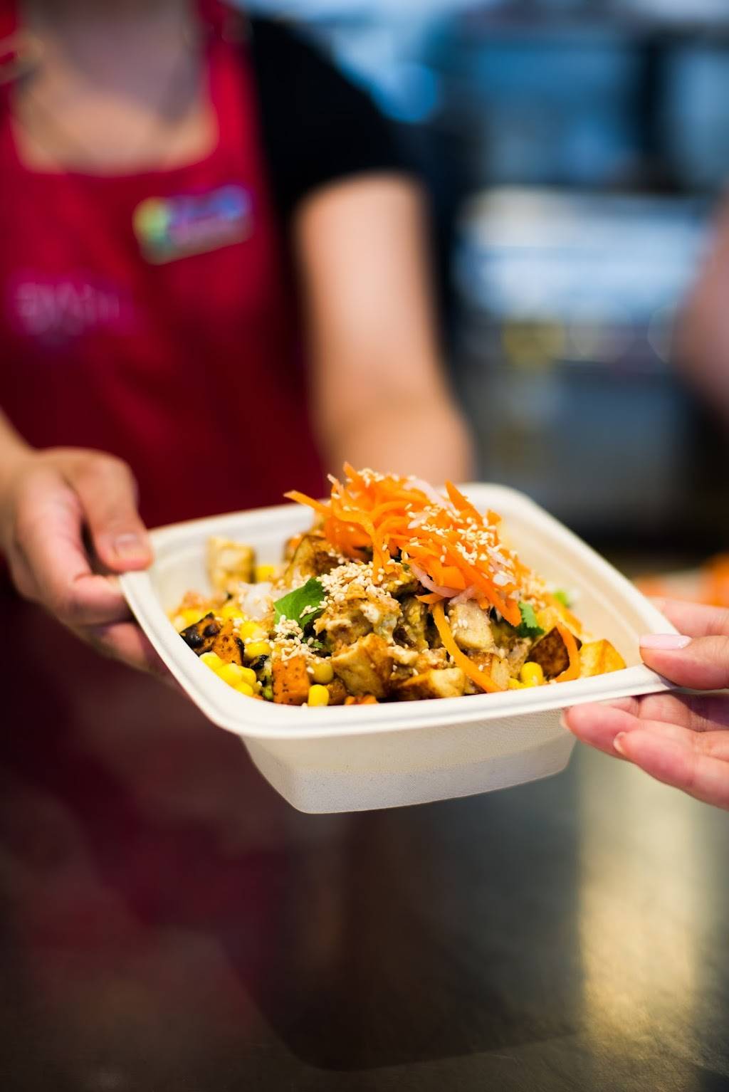 Basil Box | restaurant | 410 Bathurst St Unit 114, Toronto, ON M5T 2S6, Canada | 4169251000 OR +1 416-925-1000