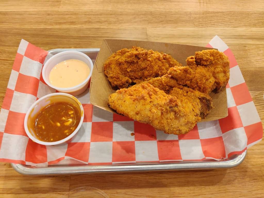 Hot Chicken Blvd | meal takeaway | 1440 Secor Rd, Toledo, OH 43607, USA | 4196904882 OR +1 419-690-4882