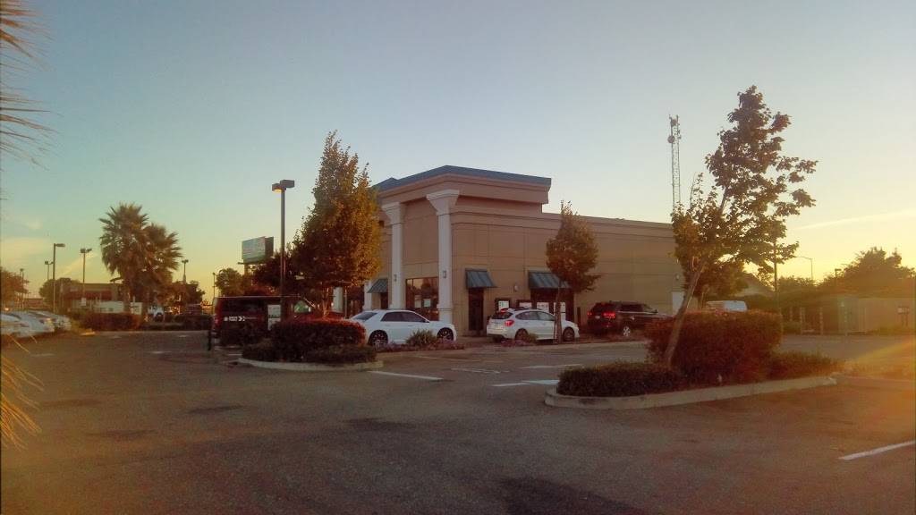 Starbucks | cafe | 14820 Star St, Lodi, CA 95242, USA | 2093342090 OR +1 209-334-2090