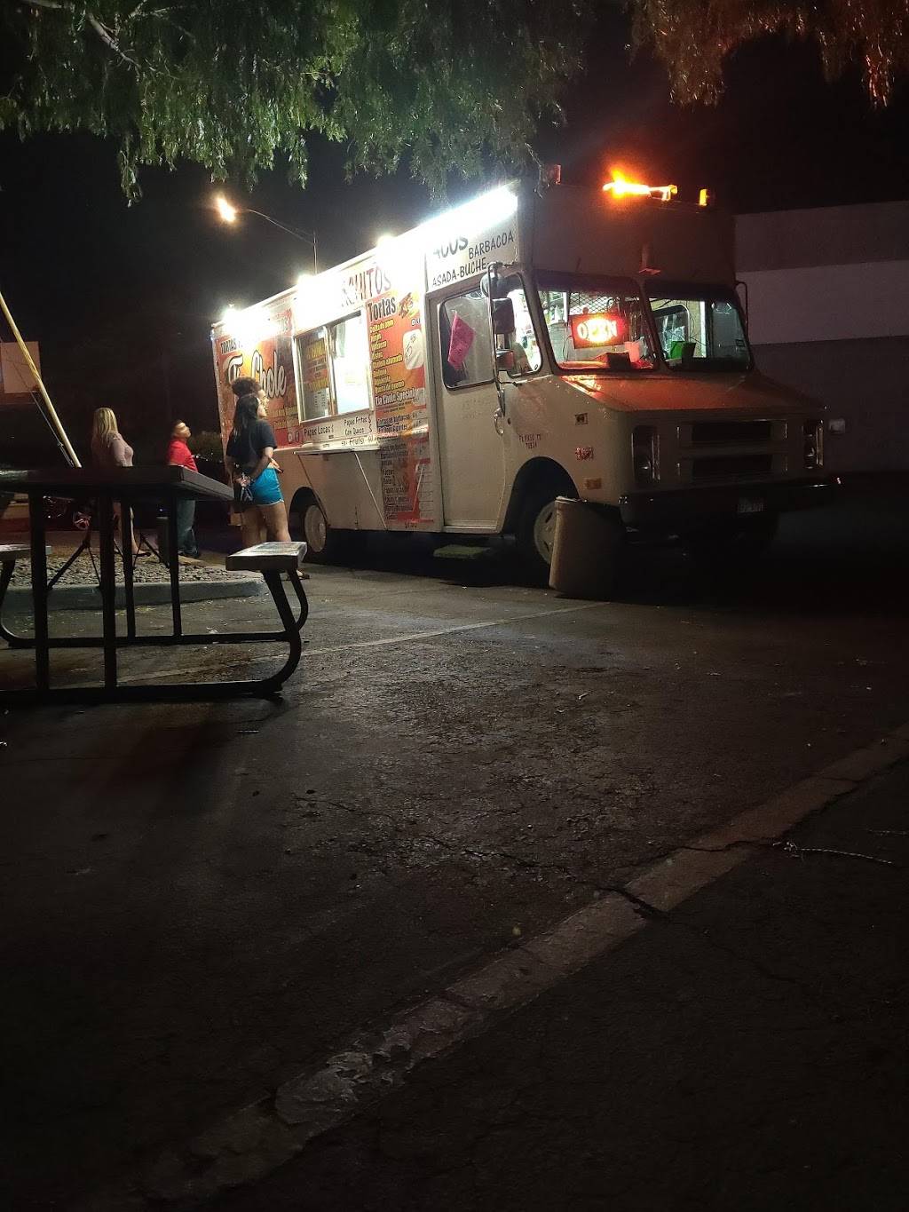 Tia Chole | restaurant | Unnamed Rd, El Paso, TX 79924, USA | 9155048492 OR +1 915-504-8492