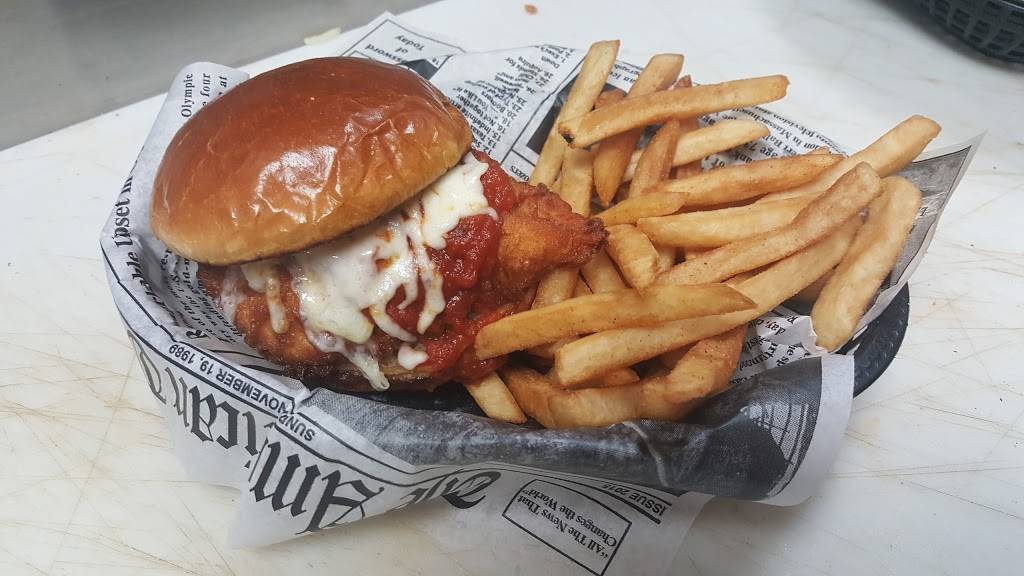 Dowds Pub & Grill | restaurant | 15200 S Tamiami Trail #114, Fort Myers, FL 33908, USA | 2394378162 OR +1 239-437-8162