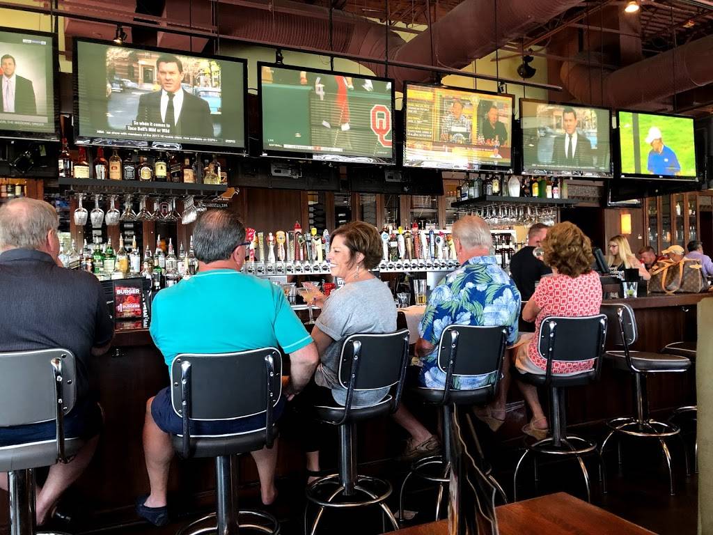 Bar Louie | night club | 1488 North Rochester Road, Rochester Hills, MI 48307, USA | 2482185114 OR +1 248-218-5114