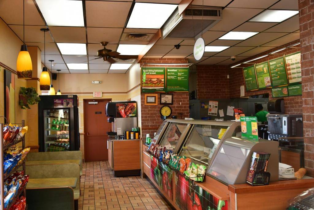Subway | restaurant | 325 E Main St, Macungie, PA 18062, USA | 6109674967 OR +1 610-967-4967