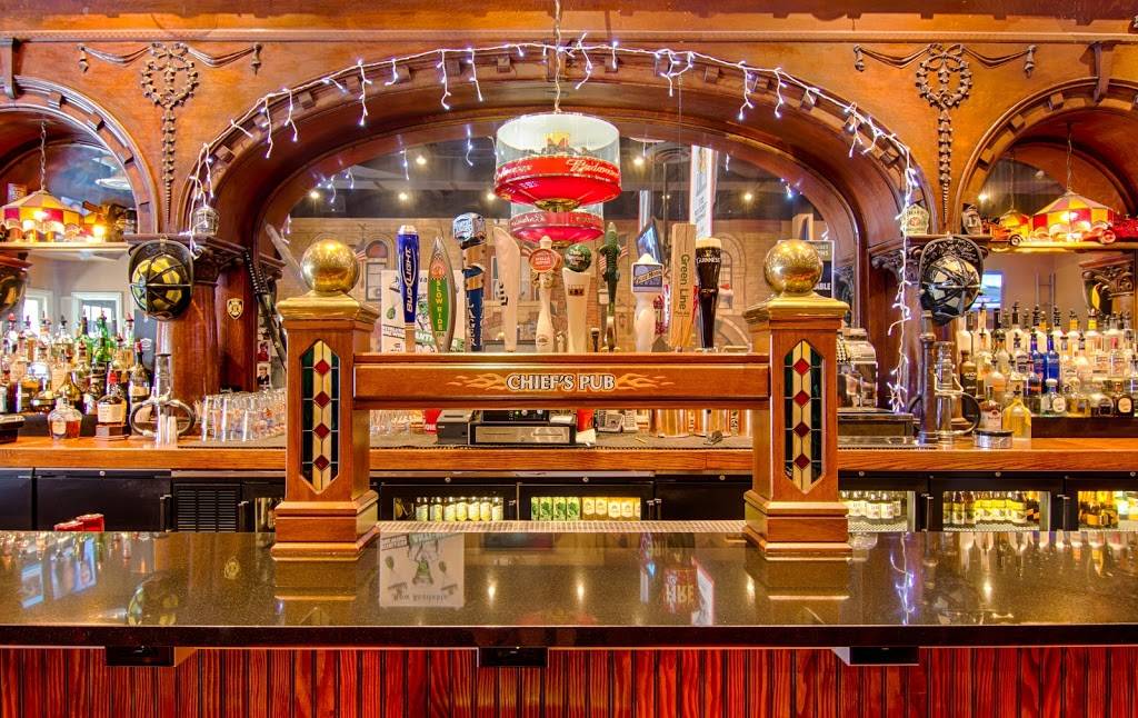 Chiefs Pub | restaurant | 502 N Western Ave, Lake Forest, IL 60045, USA | 8472343444 OR +1 847-234-3444
